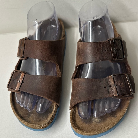 Birkenstock Arizona Sandals US 7 EU 38 Brown Oiled Leather Two Strap Blue Sole - Picture 3 of 11
